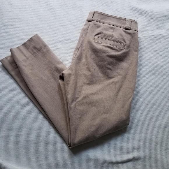 Banana Republic Capri Pants - Picture 2 of 5